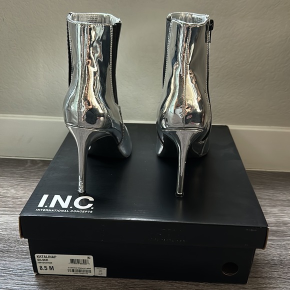 I.N.C Pointed Toe Chrome / Silver Booties - 8.5 - Picture 3 of 4